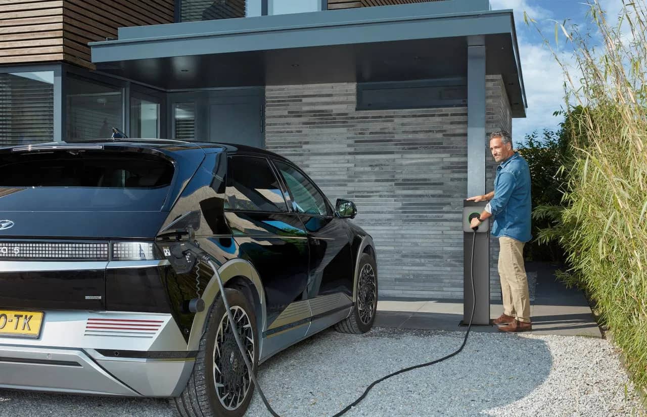 Bidirectional Charging (V2H): Your Car as a Home Battery